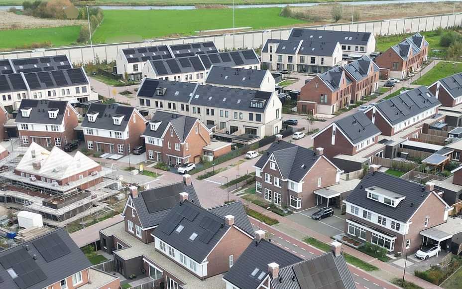 Luchtfoto van een afgerond woningbouwproject
